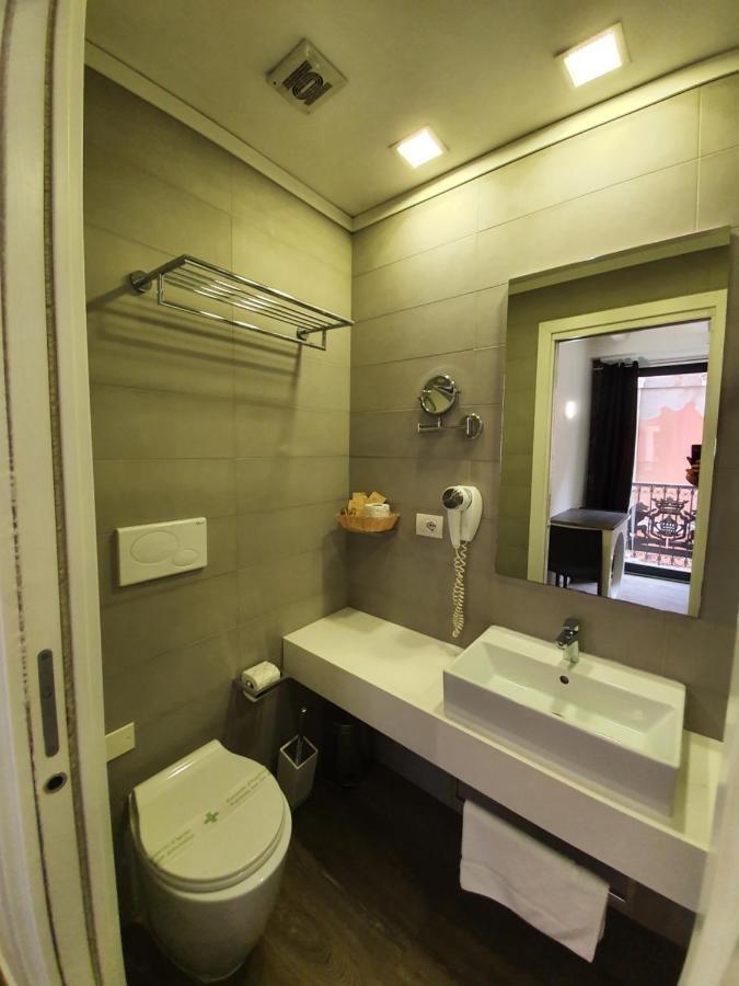 Emphasis Suites & Rooms カリアリ エクステリア 写真